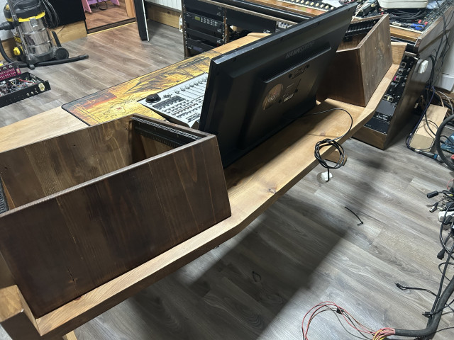 Mesa y controlador de estudio