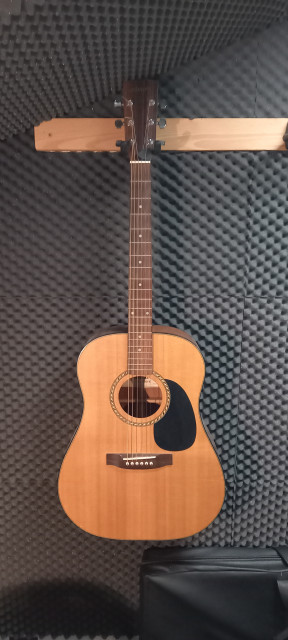 Guitarra acústica Admira A-100-E (precio orientativo)