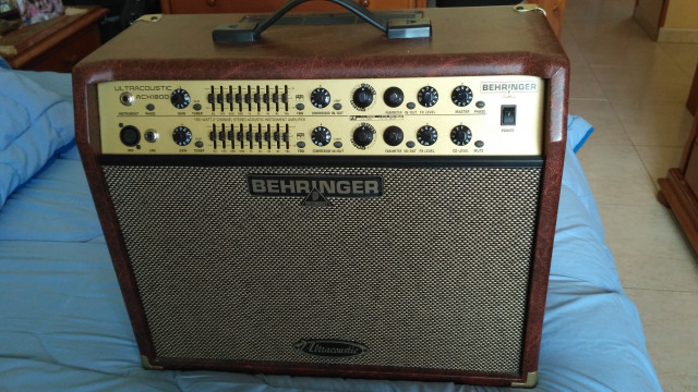 Amplificador acustico berhinger acx 1800