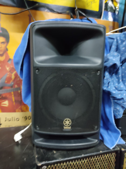 Altavoces YAMAHA MSR400