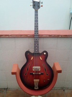 Vendo: 1963 Gretsch 6070 Country Gentleman Bass