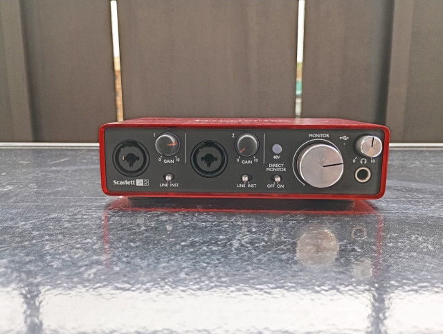 Focusrite Scarlett 2i2 2nd gen