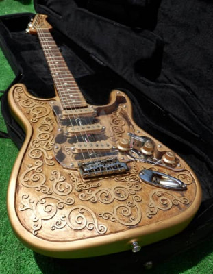 Guitarra Martper Guitars Gold Glam Strat