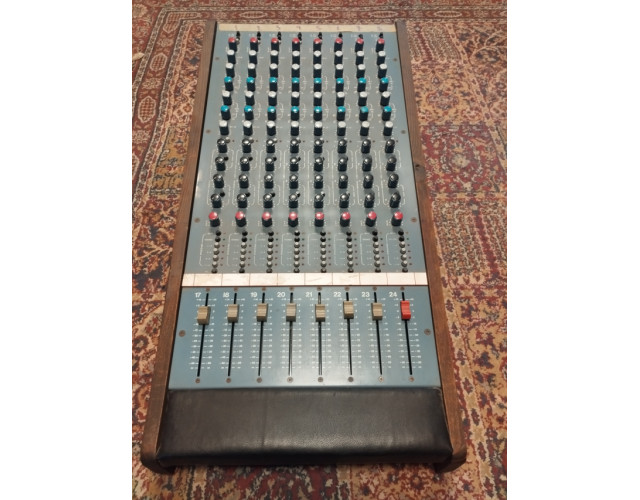 Mesa inglesa TAC Blue de 8 canales con eq