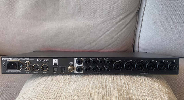 Tarjeta Focusrite clarett 8 pre