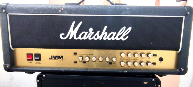 Marshall JVM con fly case y bafle