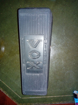wha wha Vox V845