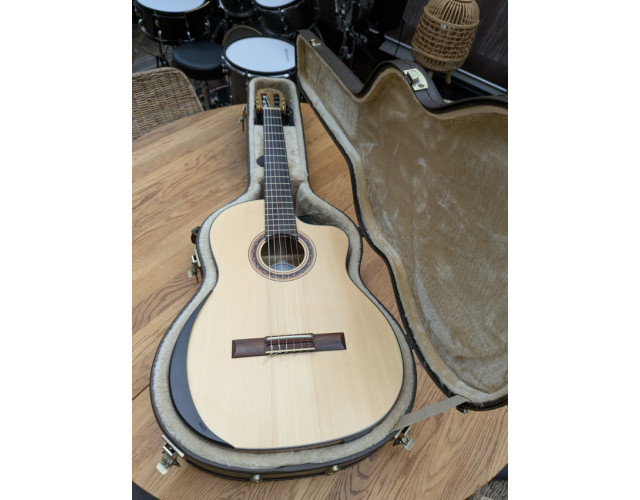 Guitarra concierto Manuel Rodríguez tesoro de guinea samba limba negra b