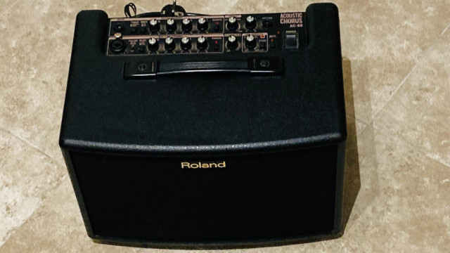 Roland AC-60 Amplificador Guitarra Acústica 50w