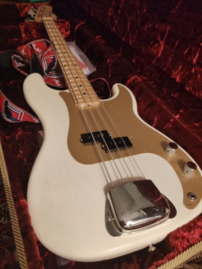 Bajo Fender Precision American Vintage 58’
