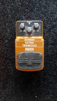 Ultra Tremolo Behringer UT300