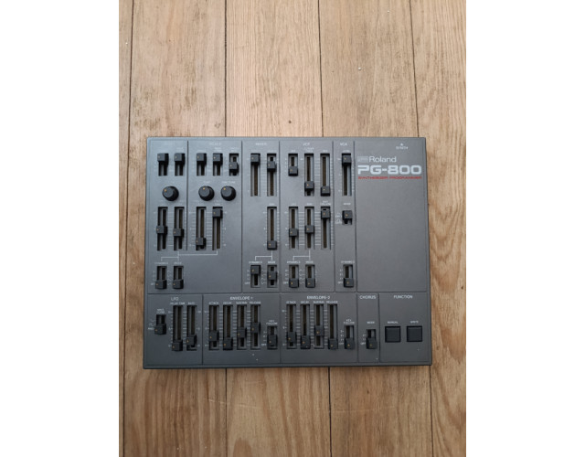 Roland PG-800