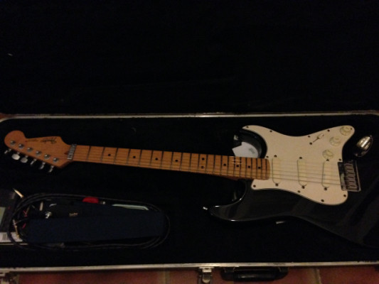 Vendo Fender Stratocaster Plus Deluxe