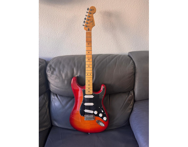 Fender Stratocaster Player Cherryburst.