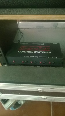 Se vende Voodoo Lab Control Switcher