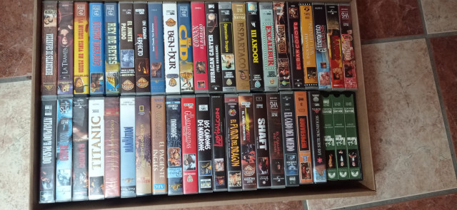 DVDs VHS CDs vinilos