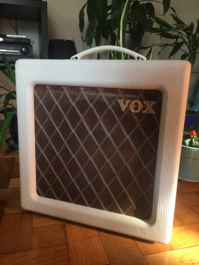 VOX AC4 TV