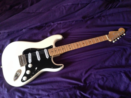 Fender Stratocaster Lone Star mástil American Standard impecable