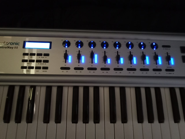 Midi controlador teclado 88 teclas