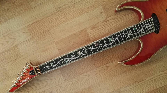 Guitarra ESP Edwards E-CY -165 ctm