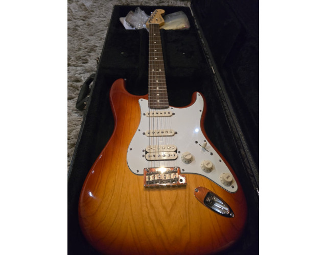 VENDO/CAMBIO Fender Stratocaster American Standard 2014 HSS Sienna Sunburst