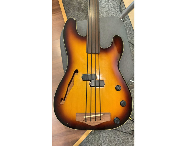 Fender Precision AE Fretless (JPN) 1991