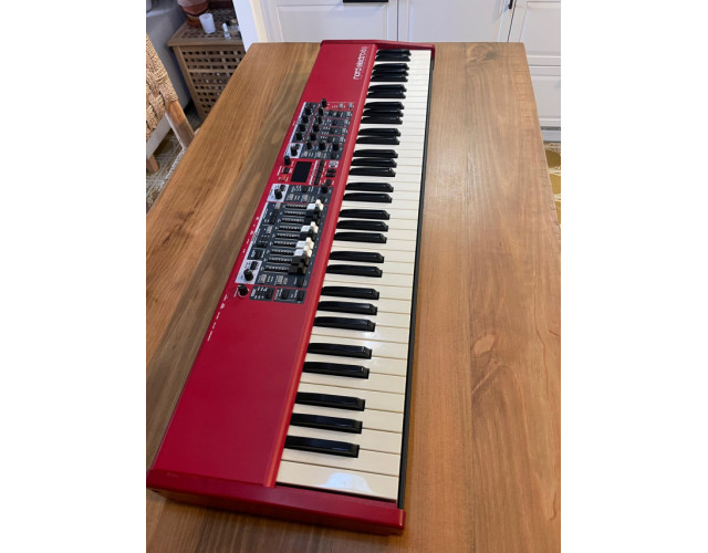 Nord Electro 6D 73 + Funda + Dustcover