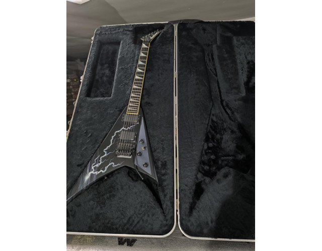 Guitarra JACKSON RANDY ROAD