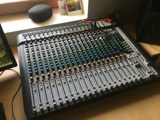 Mixer Soundcraft Signature 22MTK