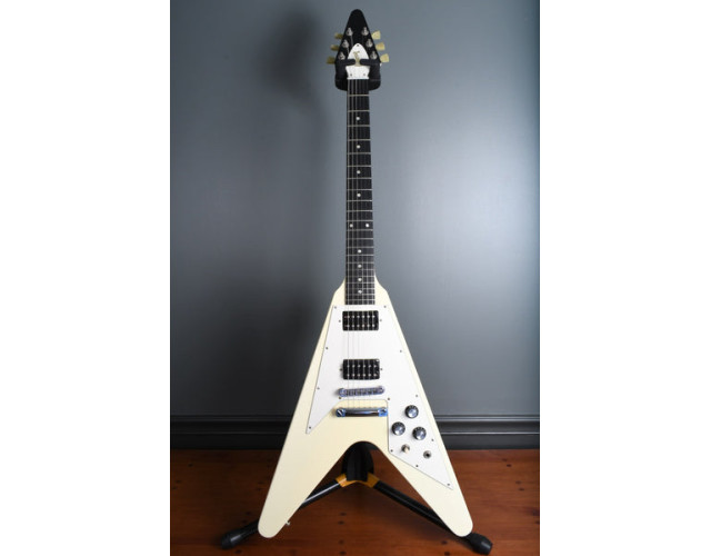 Gibson flying v 67 white