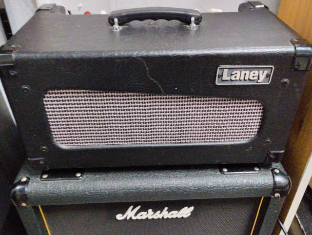 Cabezal a válvulas Laney Cub Head 15w/1w