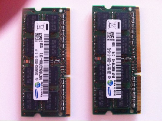 Vendo o cambio RAM DDR3 2x2Gb (4Gb) Macbook Pro
