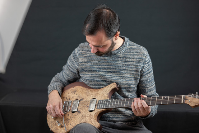 ¡Aprende a Construir Tu Propia Guitarra! Clases online.