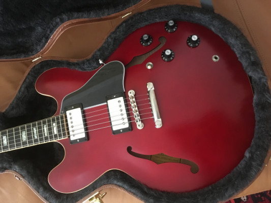 Gibson ES-335 Satin Wine Red 2018 - valoro cambio parcial.