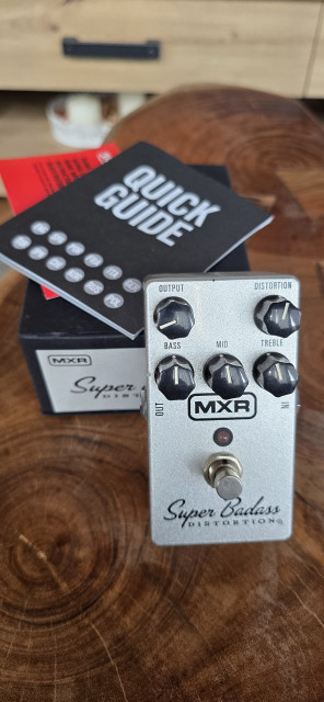 MXR 75 Super Badass Distortion