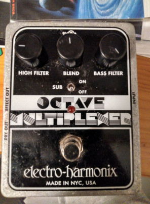 Electro-harmonix Octave multiplexer