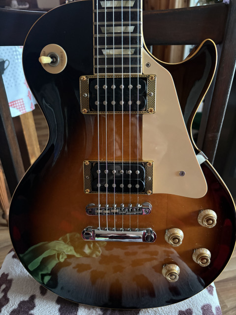 Cambio.Orville LP Japan Por Guitarra Parlor..