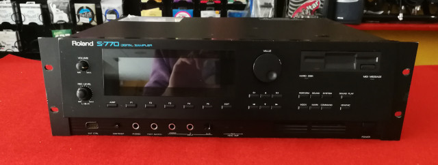 Roland S-770 Digital Sampler