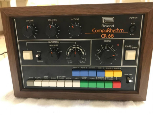 Caja de ritmos analógica Roland CR68