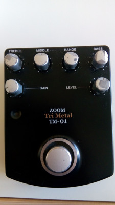 Pedal descatalogado Zoom Tri Metal TM-01