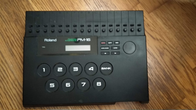 Roland PM-16. Midi interface