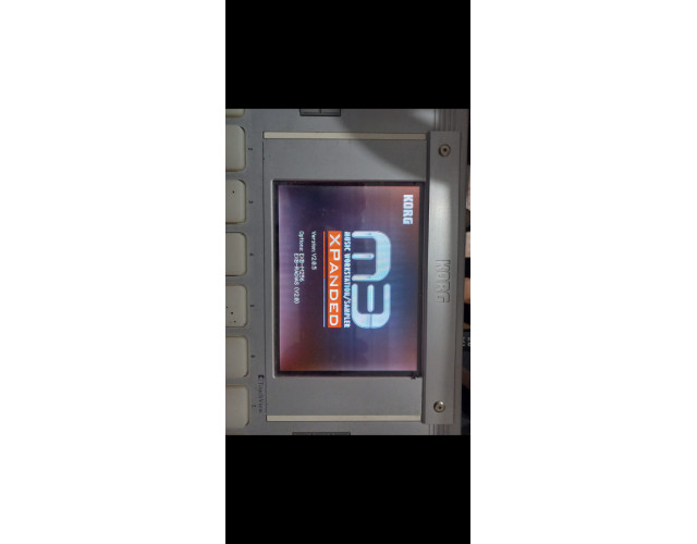 KORG M3 con expansiones Radias y tarjeta memoria