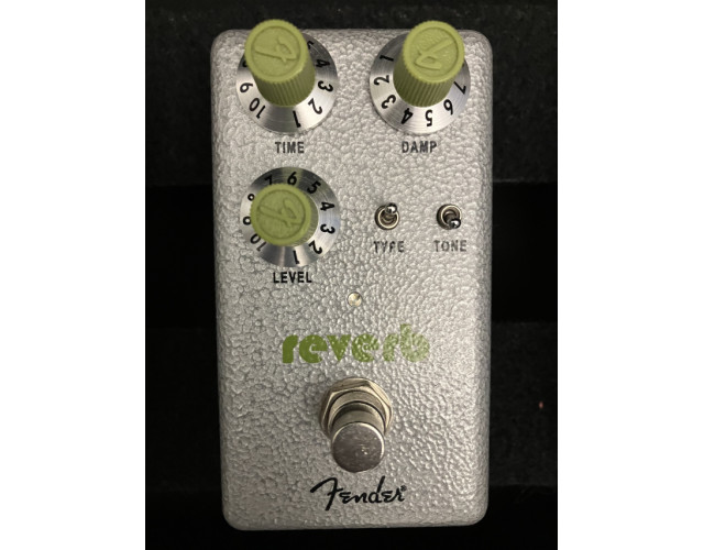 MXR Flanger y Fender Hammertone Reverb