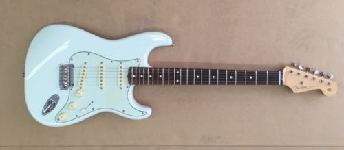 Compro fender stratocaster classic player 60 sonic blue