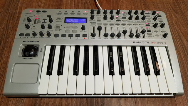 Novation X - Station Remote 25 Audio