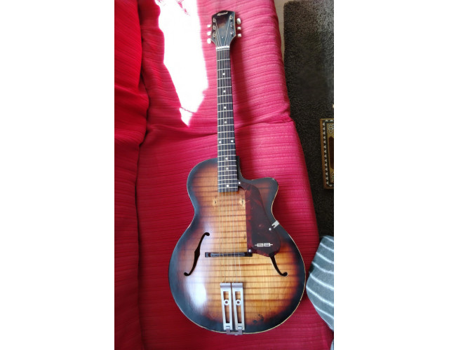 Guitarra Egmond años 60