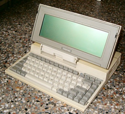 Portatil vintage Toshiba T1000