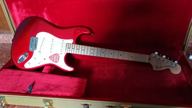 (o CAMBIO) Fender Stratocaster American Special CAR