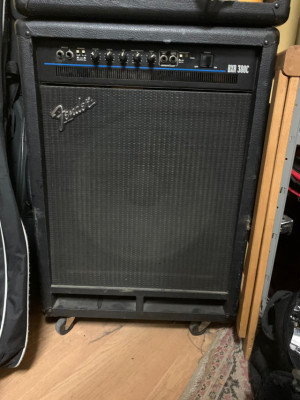 Amplificador Fender BXR 300C de bajo