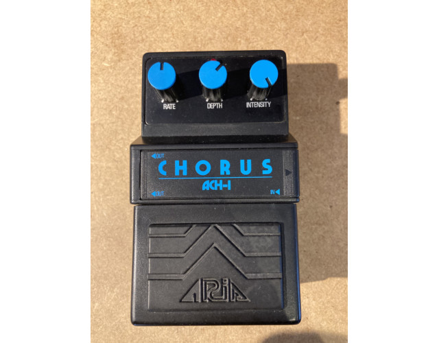 ARIA ACH 1 stereo chorus